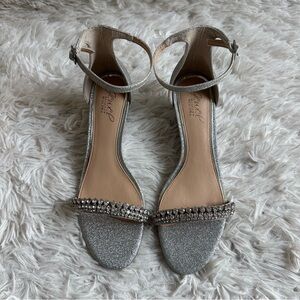 Jewel Badgley Mischka Lora Low Wedge Heeled Sandal Sliver Glitter New Size 8